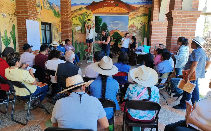 Representantes de pueblos indígenas convocan a una movilización nacional para exigir la cancelación de concesiones mineras en los estados de Oaxaca y Puebla.