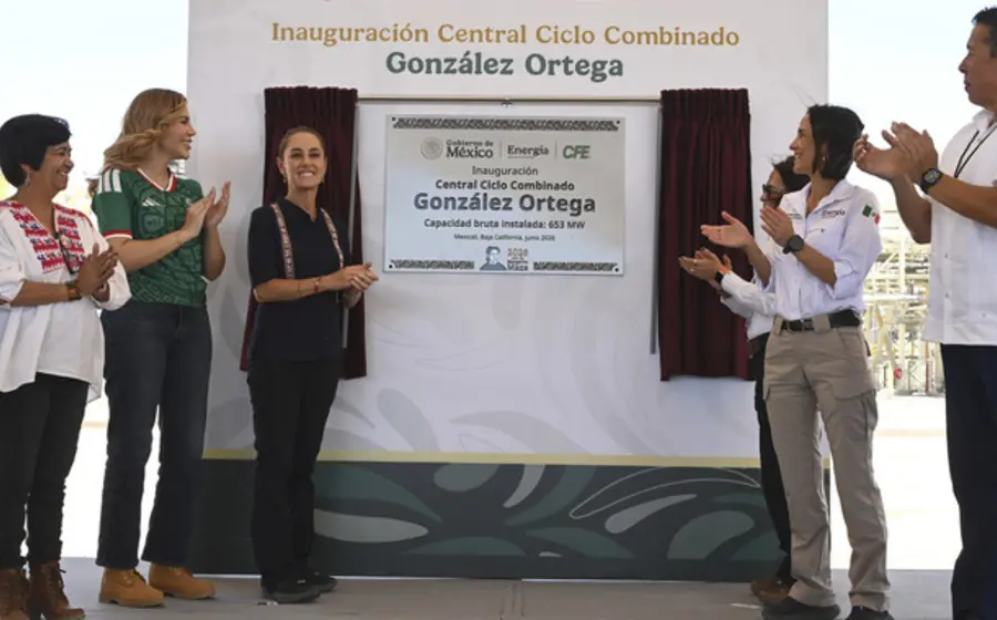 Claudia Sheinbaum durante la inauguración de la nueva planta de ciclo combinado en Mexicali, una central eléctrica que aportará 673 megawatts al sistema.