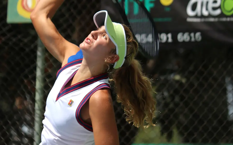 Los mejores tenistas juveniles del mundo compiten en el torneo Junior ITF que se celebra en las canchas de Puerto Escondido, Oaxaca.