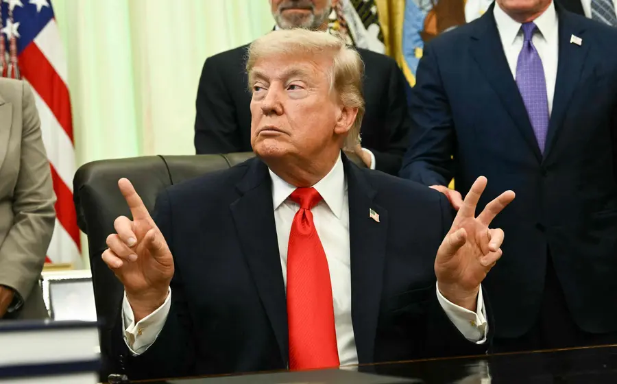 Trump celebra el éxito de una operación “letal” que, según sus declaraciones, eliminó al líder de la organización criminal internacional Tren de Aragua.