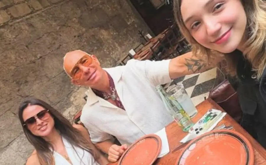 Ya no hay dudas: la relación se vive en público y en familia.