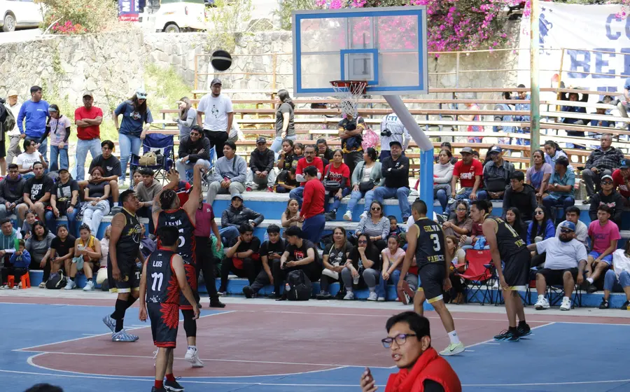 Solicitaron reconsiderar la decisión de cancelar el Campeonato Regional de Basquetbol .