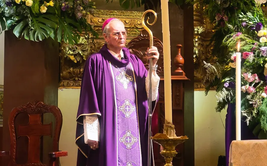 El mitrado ofició la misa de la festividad del Santo Entierro de Cristo.