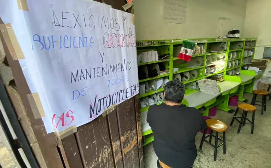 Trabajadores de Correos laboran bajo protesta por falta de insumos y combustible.