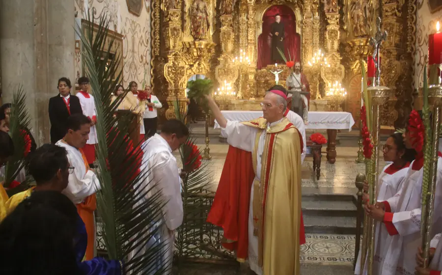 El mitrado llamó a dejar de ofender, despreciar y difamar al prójimo.