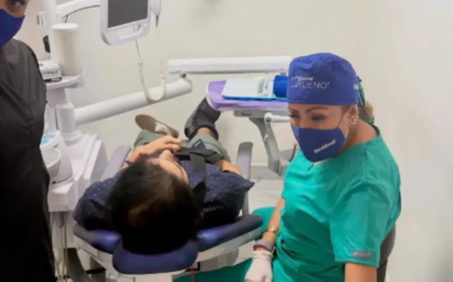 Reapareció recibiendo atención odontológica especializada.