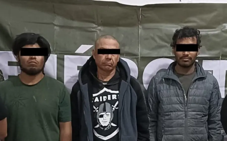 Tres personas fueron detenidas con droga en el distrito de Zimatlán de Álvarez.