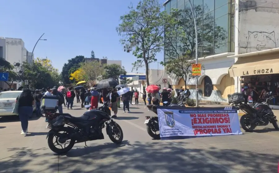 Protestan en la SEP.