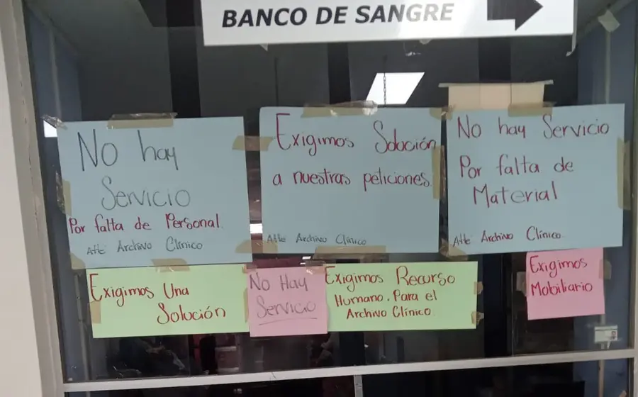 Crisis hospitalaria en Oaxaca: Empleados denuncian caos y pacientes afectados.