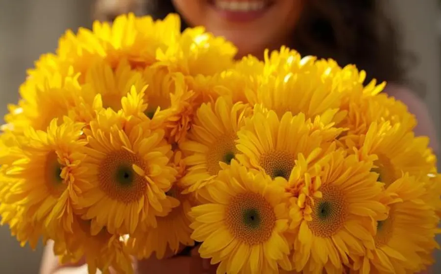 Flores amarillas, la tradición viral en México.