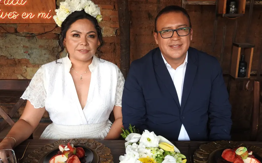 Massabi Martínez y Jorge Gómez se unieron en sagrado matrimonio, por lo que celebraron la ocasión en compañía de sus seres queridos.