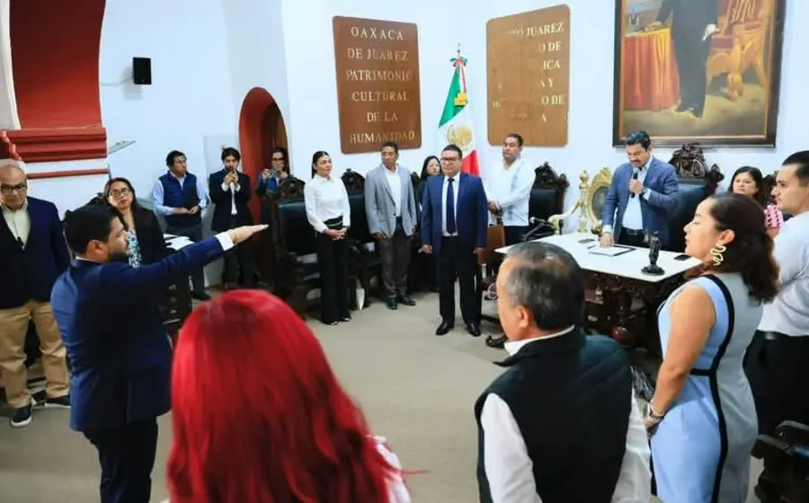 Relevo de autoridades.