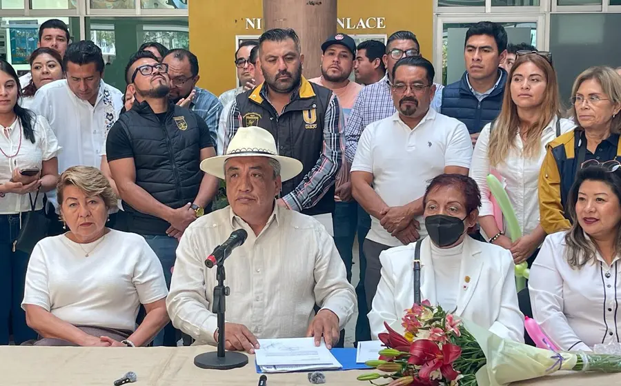 Renuncia funcionario y se destapa como aspirante a la rectoría de la UABJO.