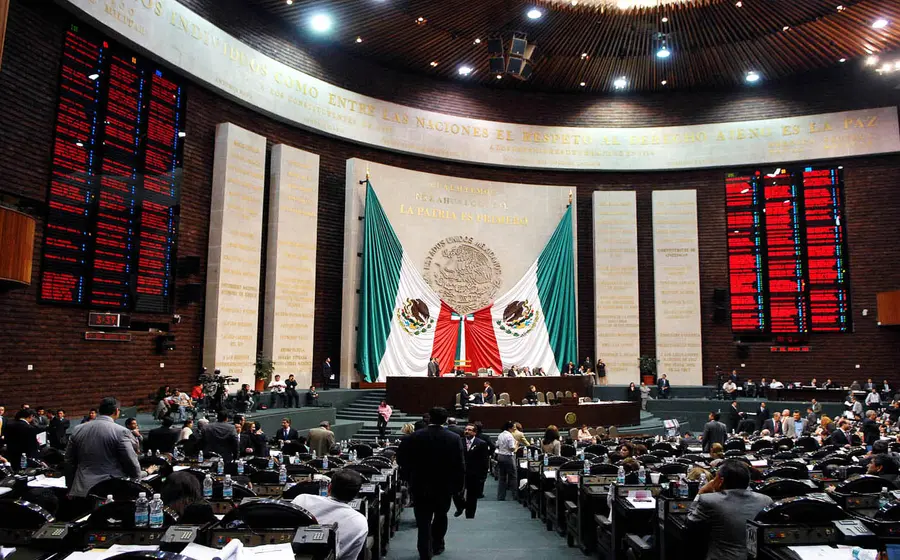 Primer desacuerdo histórico dentro de la coalición oficialista en San Lázaro.