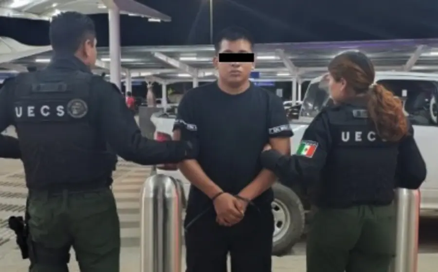 El expolicía Jeovany N. es retratado en una fotografía tras ser sentenciado a 35 años de cárcel por el delito de asesinato.