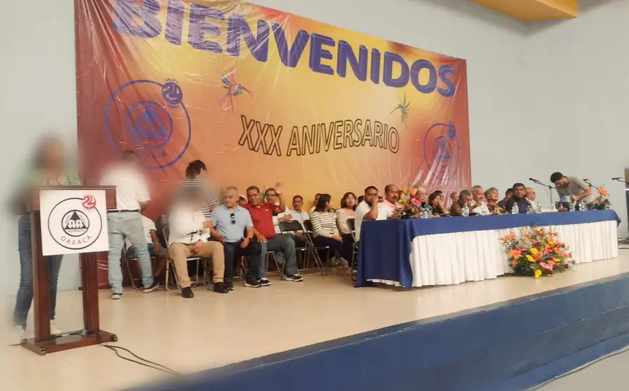 Integrantes del Grupo 24 Horas Oaxaca, que por más de 32 años ha ofrecido servicios gratuitos para rescatar vidas del alcoholismo.