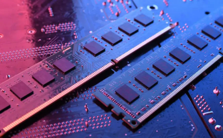 El precio de la memoria RAM para celulares subió hasta 83%.