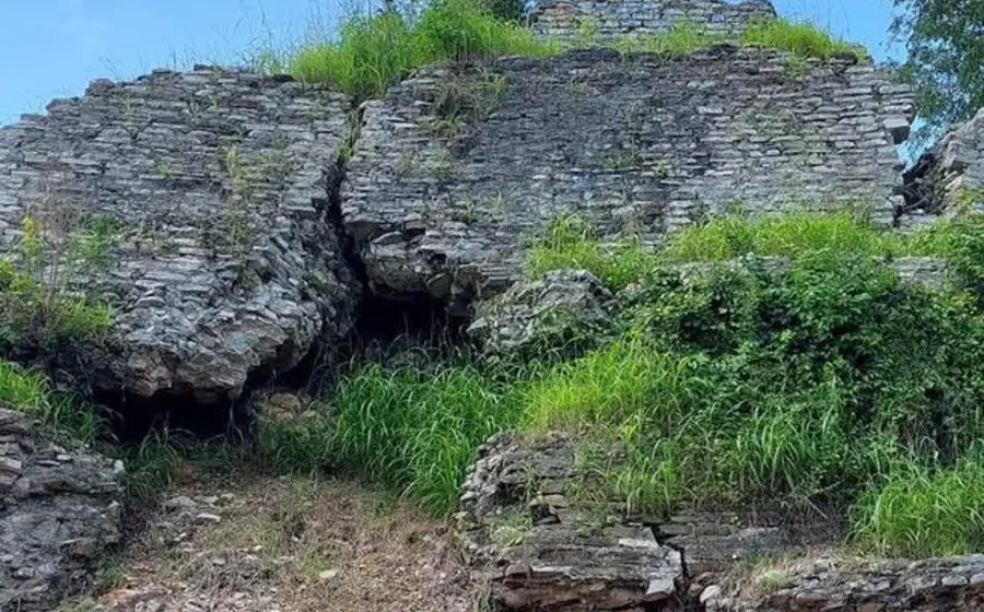 Se busca garantizar la conservación de la zona arqueológica El Castillo de Moctezuma.