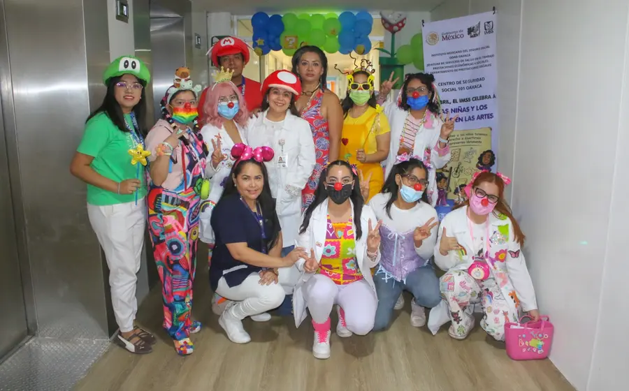 El programa incluyó música, clown hospitalario y dinámicas lúdicas.