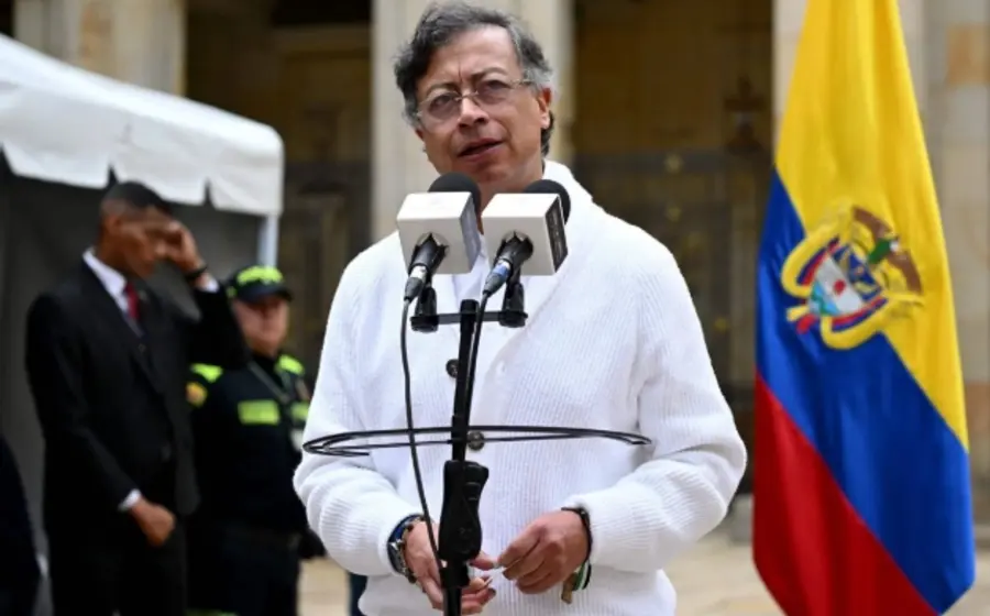 Fotografía de la operación militar de bombardeo contra un campamento del ELN, confirmada por el presidente Petro y con supuesto apoyo venezolano.