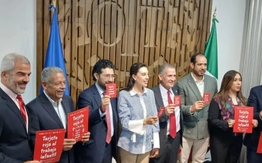  A nivel nacional se lanzó la campaña “Tarjeta Roja al Trabajo Infantil”. Foto: La Jornada