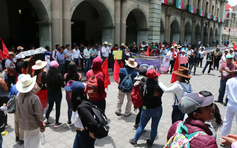 Acusa a Movimiento Antorchista de lucrar con la pobreza indígena.