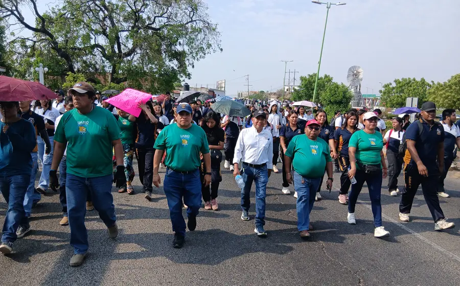La protesta culminó con un mitin frente al Palacio Municipal.