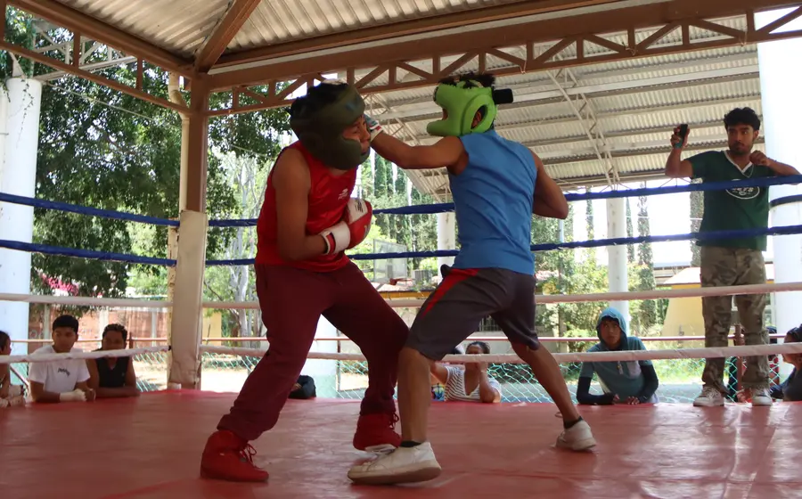 En Zaachila, boxeadores oaxaqueños intercambiaron golpes