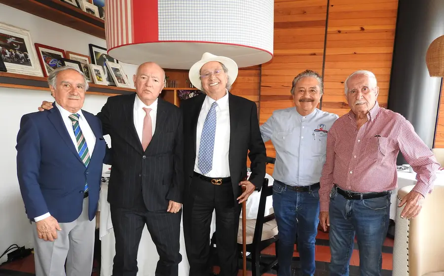 Los licenciados Roberto Gómez Argüello, David Colmenares Páramo, Ericel Gómez Nucamendi, Alberto Neftalí García Arango y José Luis Álvarez.