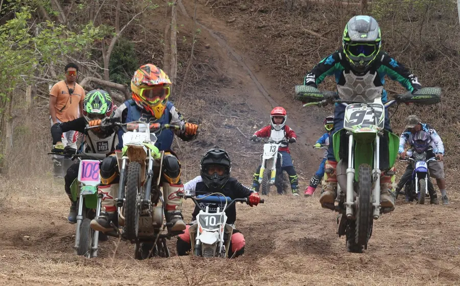 Llegó el Campeonato Estatal de Enduro Oaxaca 2026 a localidad El Zapotal, en Santa María Tonameca