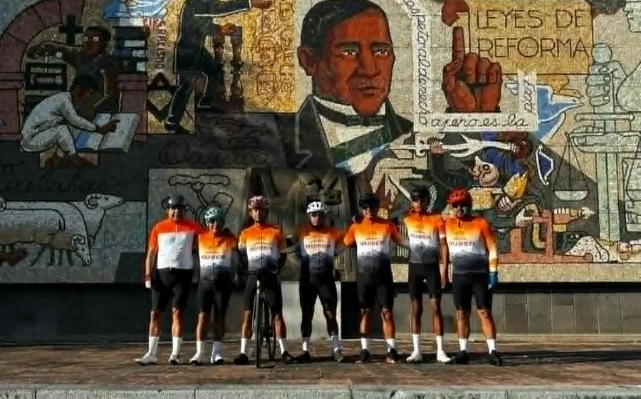 Se presentó Numen, teniendo como testigo la imagen de Benito Juárez