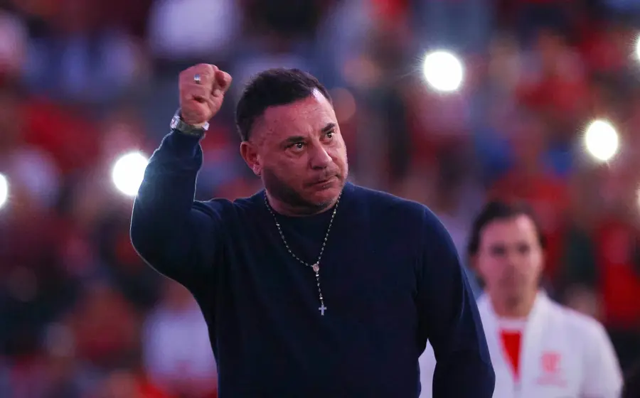 El Turco Mohamed tiene un año más de contrato con Toluca