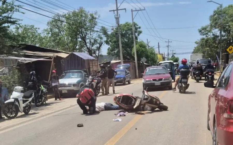 Un motociclista quedó grave tras accidentarse en Atzompa