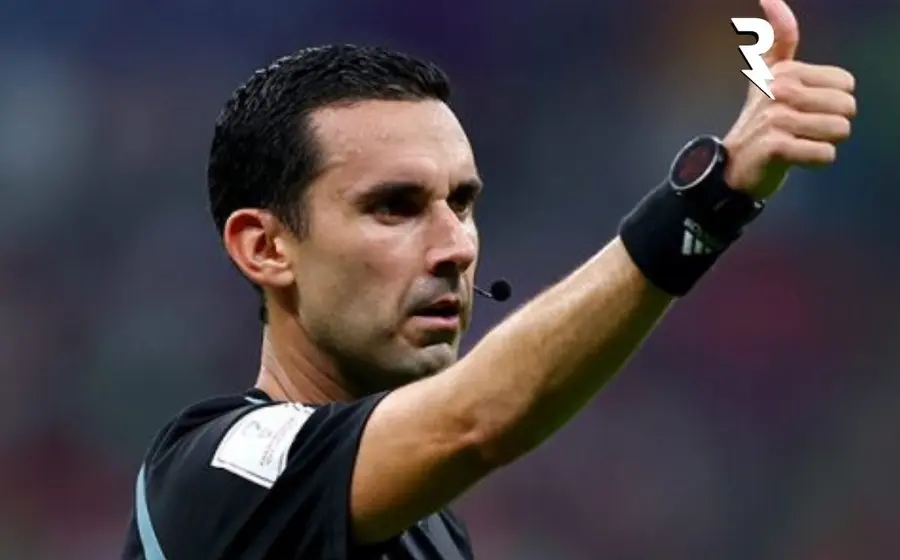 El árbitro central César Ramos Rizo, quien ha sido designado para dirigir el importante partido de fútbol entre Pumas y América.