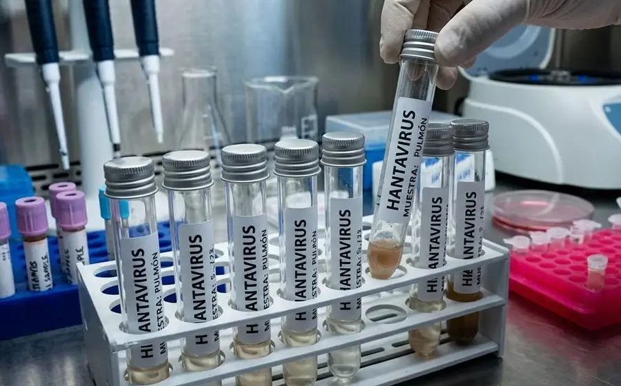 Un crucero internacional donde se reportaron 8 casos de hantavirus, lo que generó una alerta sanitaria por parte de la Organización Mundial de la Salud.
