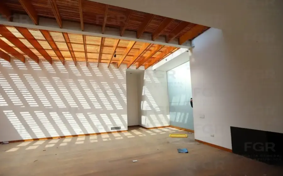 Vista exterior del inmueble de lujo de Emilio Lozoya, valuado en más de 51 millones de pesos, que ahora es propiedad del Estado.