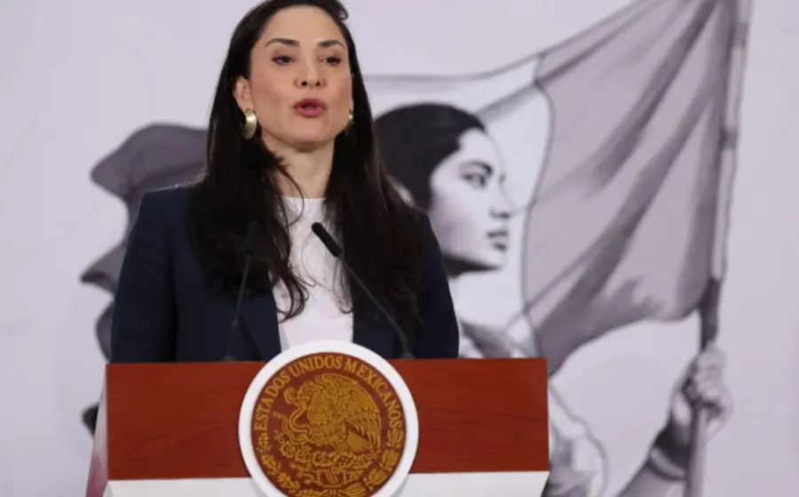 Claudia Curiel, secretaria de Cultura del Gobierno de México, en un retrato oficial relacionado con la convocatoria de Economía Creativa 2026.