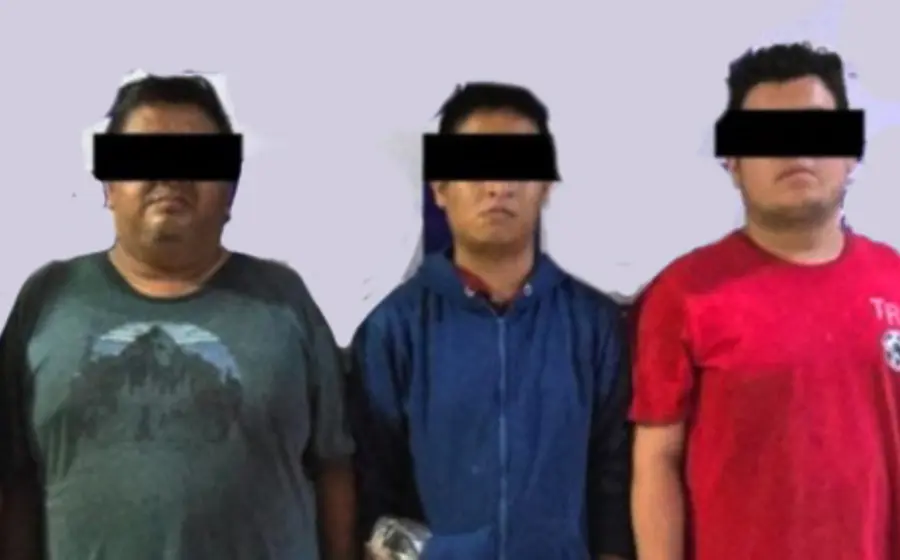 Los hombres detenidos, acusados de vender autos robados, son puestos a disposición del Juez de Control para enfrentar su proceso legal.