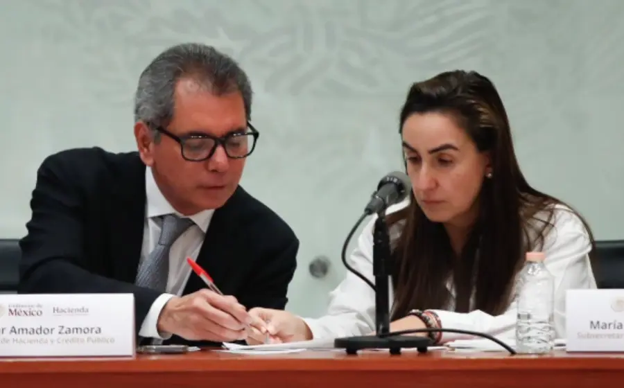 Edgar Amador Zamora y María del Carmen Bonilla durante un evento de la SHCP sobre la baja productividad como freno a la inversión.