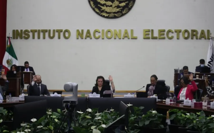 Consejeros del Instituto Nacional Electoral durante la sesión donde rechazaron por mayoría el proyecto de lineamientos de fiscalización electoral.