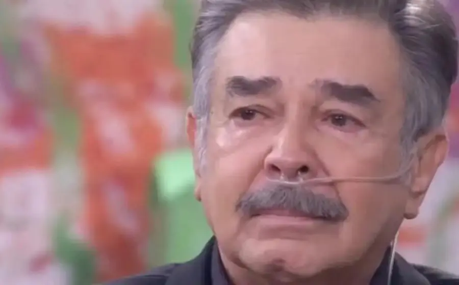 El actor y comediante Jorge Ortiz de Pinedo en un retrato fotográfico, quien rompió el silencio para desmentir especulaciones sobre su muerte.