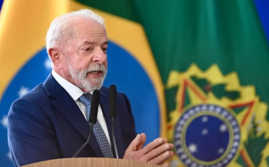 El presidente de Brasil, Lula da Silva, anuncia un nuevo plan contra el crimen organizado, dotado con 2,200 millones de dólares en créditos.