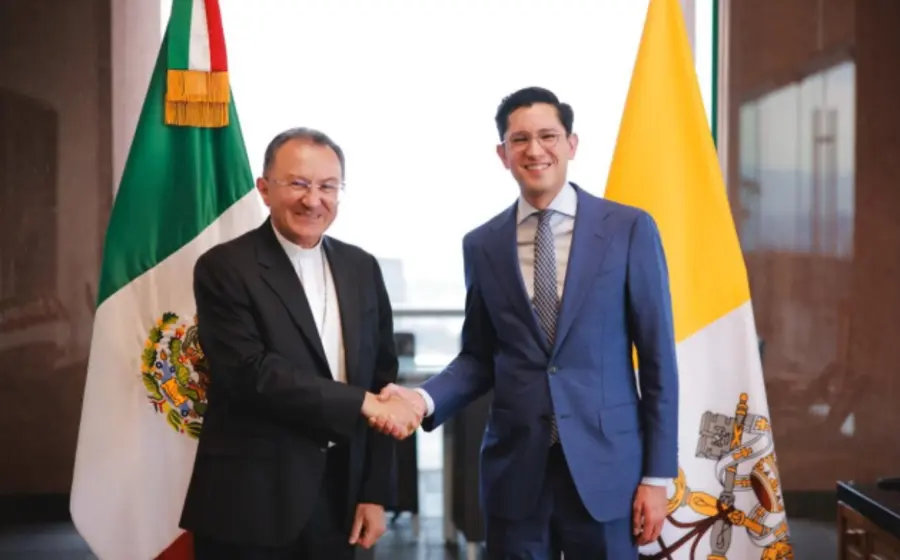 Representantes de México y El Vaticano en una reunión oficial para fortalecer la relación diplomática bilateral y reactivar visitas de alto nivel.