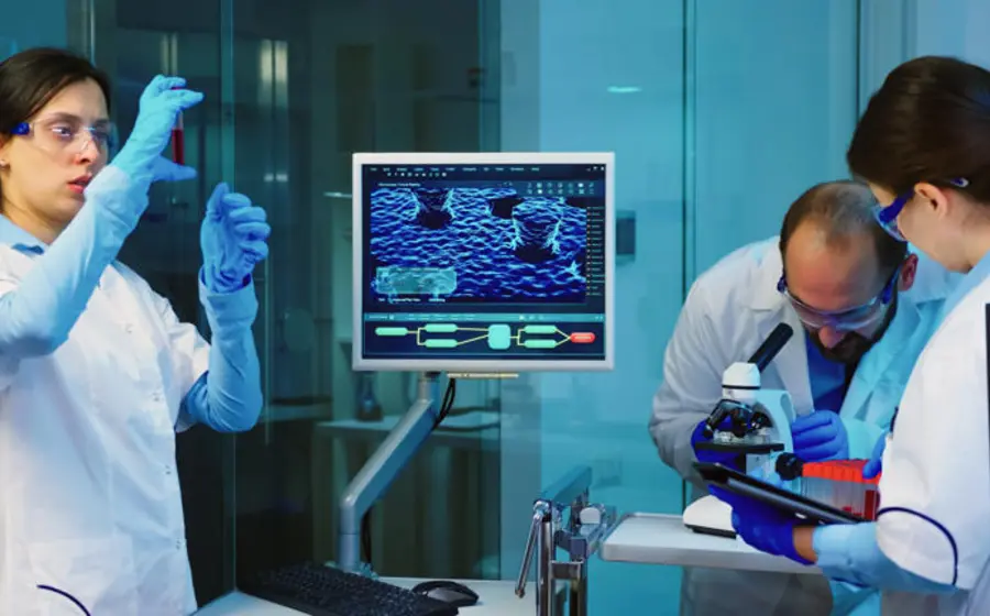 El modelo de inteligencia artificial SyntheMol-RL, desarrollado en McMaster University para inaugurar una nueva era en el diseño de antibióticos.