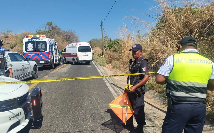 Dos motociclistas originarios de Pinotepa y Jamiltepec fallecieron en un trágico accidente tras un choque frontal entre sus vehículos.