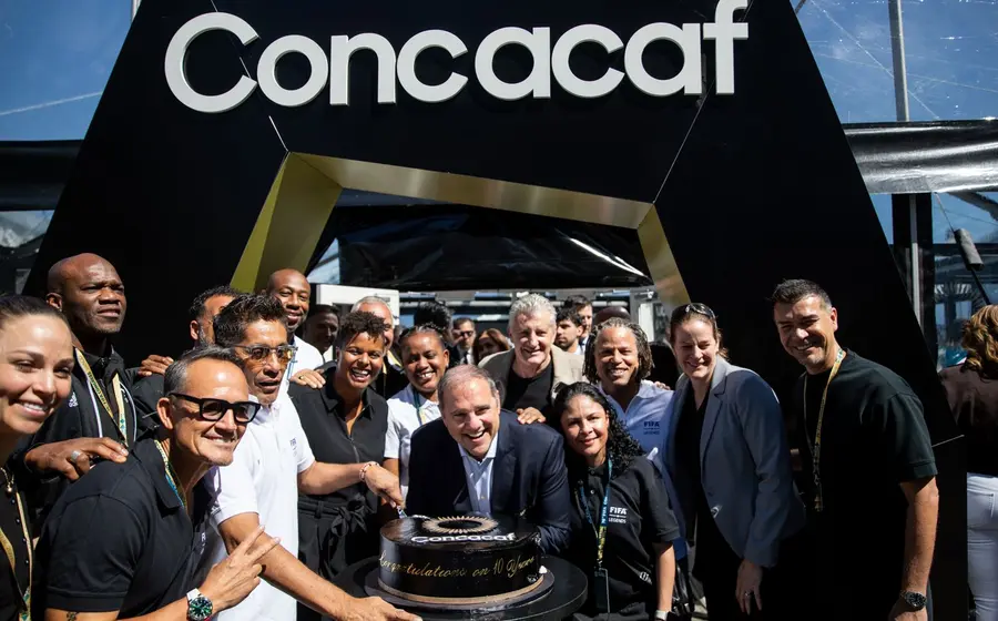 Logotipo oficial de la Concacaf anunciando el nuevo formato de eliminación directa para la Copa de Campeonas W que iniciará en 2027.