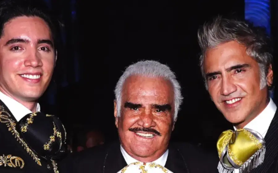 Alejandro Fernández y su hijo Alex Fernández, en medio de un conflicto familiar originado por una decisión de trabajar con el patriarca Vicente Fernández.