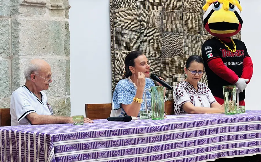 Alfredo Harp Helú y María Isabel Grañén Porrúa presentan la exposición “Yu´va. Arte y deporte” sobre el nuevo estadio de los Guerreros de Oaxaca.