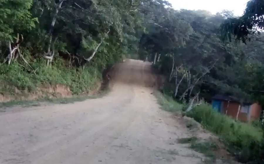 Habitantes de la Chontal alta rezan a San Isidro Labrador para pedir la llegada de las lluvias que darán inicio al ciclo agrícola.