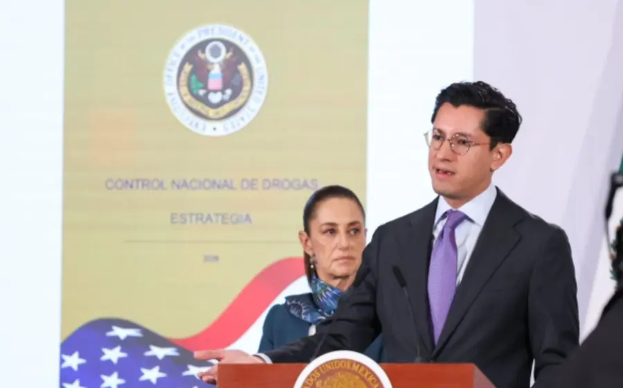 Roberto Velasco, secretario de Relaciones Exteriores, en un retrato oficial relacionado al nuevo acuerdo con la UE para fortalecer exportaciones agroalimentarias.